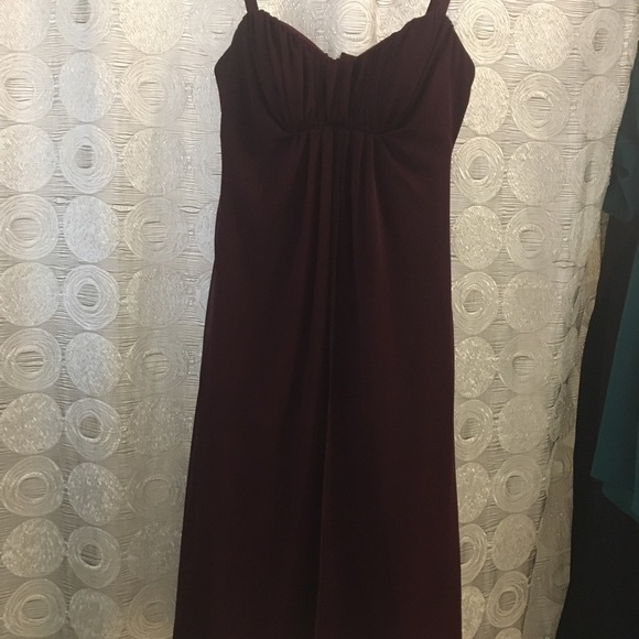 Beautiful Burgundy, mid to knee length dress. - Picture 3 of 12
